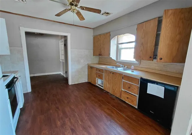 Homes for sale in El Reno, OK | 1516 W Watts St, El Reno, OK 73036 | MLS# 1238667