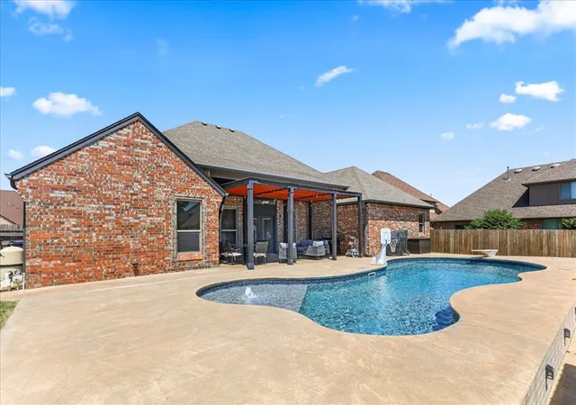 1st image of 13332 Ambleside Dr, Yukon, OK 73099 | MLS# 1238677