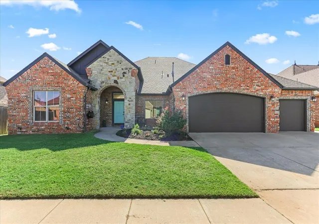 2nd image of 13332 Ambleside Dr, Yukon, OK 73099 | MLS# 1238677