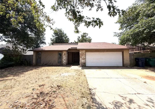 1st image of 10408 Nw 40th St, Yukon, OK 73099 | MLS# 1238686