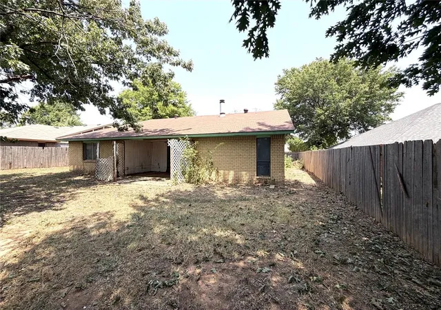 3rd image of 10408 Nw 40Th St, Yukon, OK 73099 | MLS# 1238686