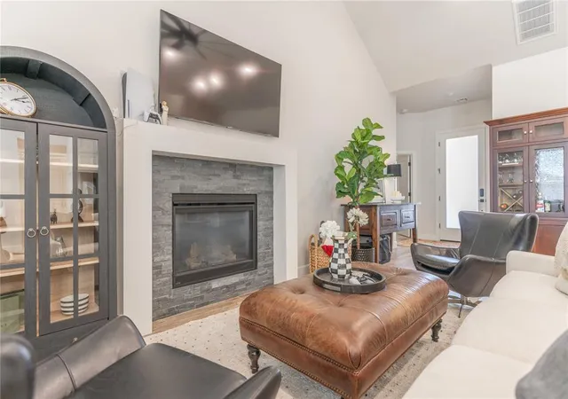 Photo 4 of Sale Pending at 15405 Jasper Ln, Edmond, OK 73013 | MLS# 1238698 | Listing updated on 2026-08-14