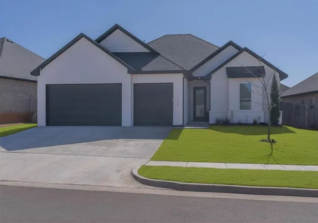 Photo 5 of Sale Pending at 15405 Jasper Ln, Edmond, OK 73013 | MLS# 1238698 | Listing updated on 2026-08-14