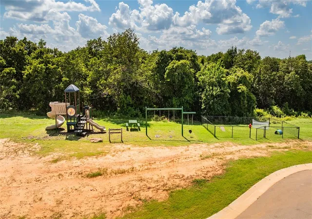 Homes for sale in Harrah, OK | 4656 Lincoln Lndg, Harrah, OK 73045 | MLS# 1238703