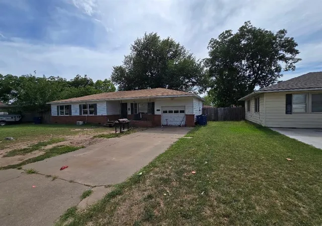 2nd image of 431 N 20th St, Duncan, OK 73533 | MLS# 1238704