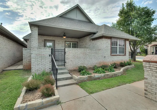 2nd image of 119 Rue De Montserrat, Norman, OK 73071 | MLS# 1238706