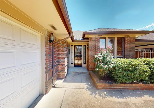 Photo 3 of Single family home for sale at 704 Sw 113th Street, Oklahoma City, OK 73170 | MLS# 1238712 | Listing updated on 2026-09-29