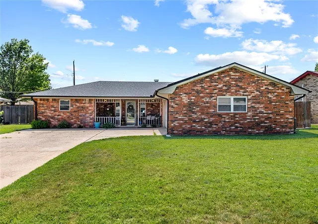 Homes for sale in Weatherford, OK | 1317 Jefferson St, Weatherford, OK 73096 | MLS# 1238714
