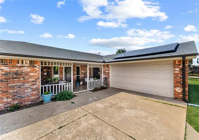 Homes for sale in Weatherford, OK | 1317 Jefferson St, Weatherford, OK 73096 | MLS# 1238714
