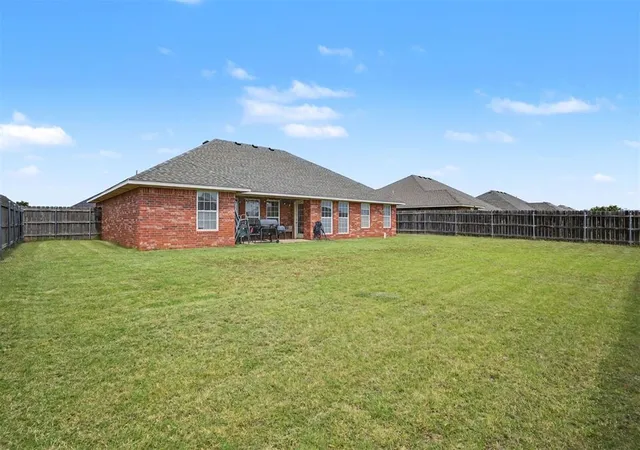Homes for sale in Altus, OK | 3012 White Tail Dr, Altus, OK 73521 | MLS# 1238716