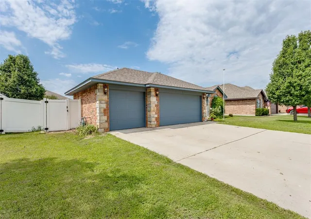 Homes for sale in Newcastle, OK | 1178 Se 16th Pl, Newcastle, OK 73065 | MLS# 1238717