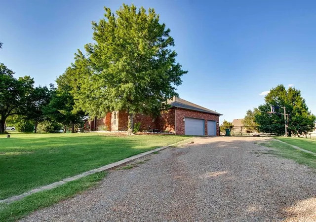 Photo 3 of Single family home for sale at 15308 Marie Dr, Piedmont, OK 73078 | MLS# 1238719 | Listing updated on 2026-08-27