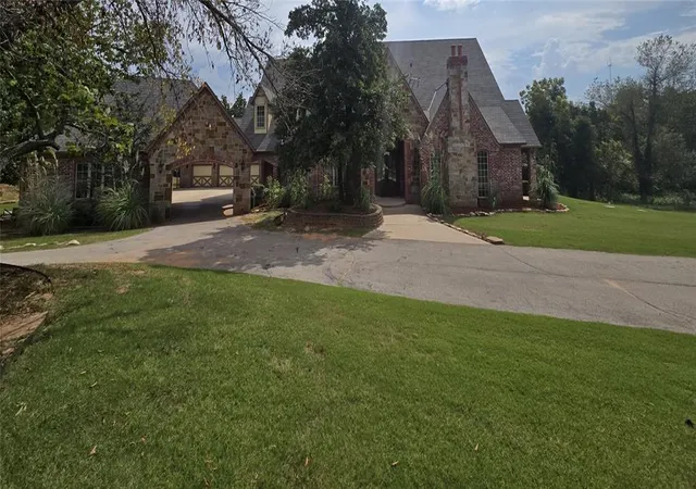 Photo 4 of Sale Pending at 2800 E Hefner Rd, Oklahoma City, OK 73131 | MLS# 1238725 | Listing updated on 2026-09-07