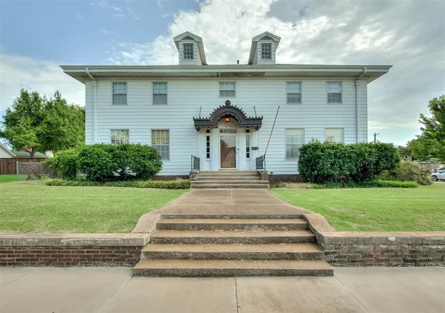 Homes for sale in Guthrie, OK | 701 E Noble Ave, Guthrie, OK 73044 | MLS# 1238729