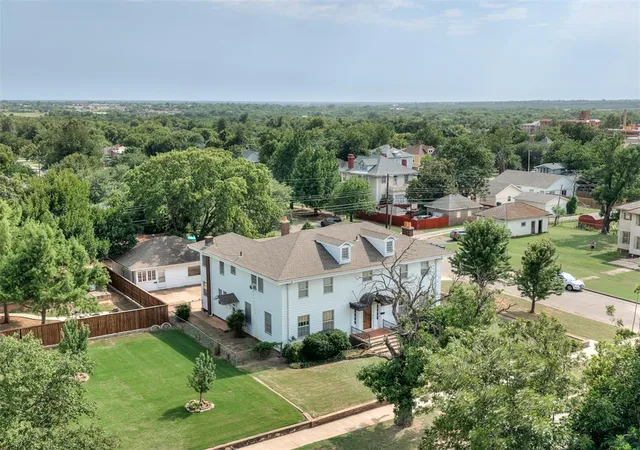 Homes for sale in Guthrie, OK | 701 E Noble Ave, Guthrie, OK 73044 | MLS# 1238729