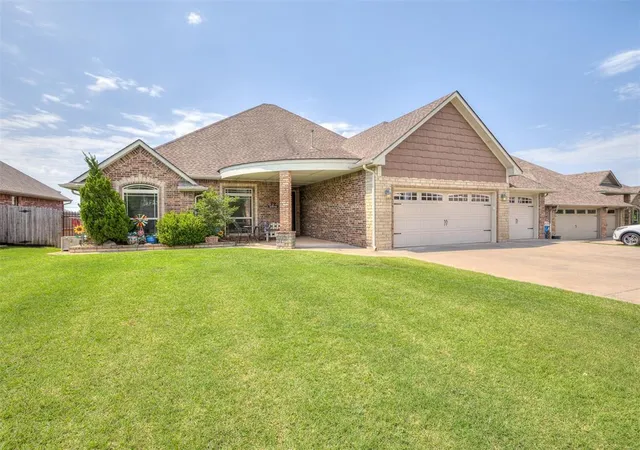Photo 3 of Single family home for sale at 3112 Venice Ct, Norman, OK 73071 | MLS# 1238732 | Listing updated on 2026-10-12