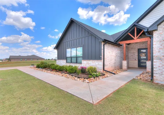 1st image of 2255 Jackson Ln, Blanchard, OK 73010 | MLS# 1238745