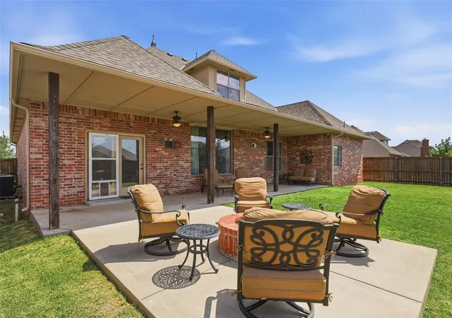2nd image of 13608 Cobblestone Curv Rd, Oklahoma City, OK 73142 | MLS# 1238749