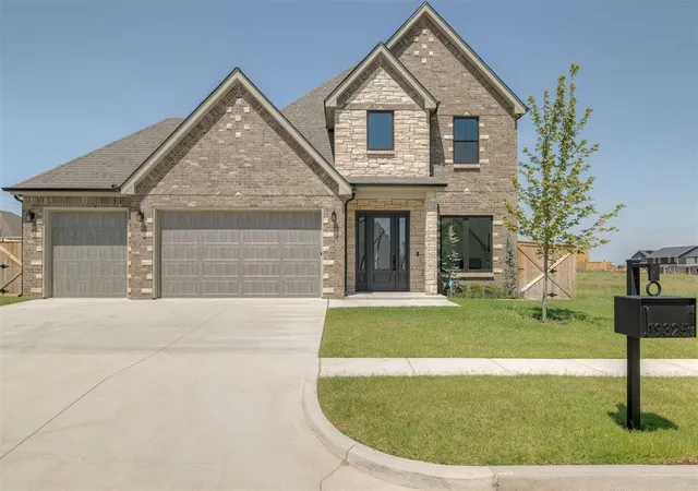2nd image of 19325 S Country Dr, Edmond, OK 73012 | MLS# 1238755