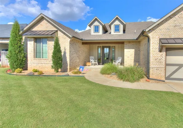 Photo 3 of Sale Pending at 4304 Brg Wood Ln, Oklahoma City, OK 73179 | MLS# 1238758 | Listing updated on 2026-08-17