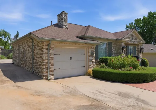 Photo 4 of Single family home for sale at 1205 Marlboro Ln, Nichols Hills, OK 73116 | MLS# 1238766 | Listing updated on 2026-07-16