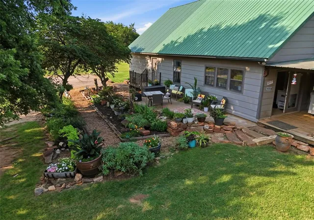 Homes for sale in Billings, OK | 16100 County Road 20, Billings, OK 74630 | MLS# 1238768