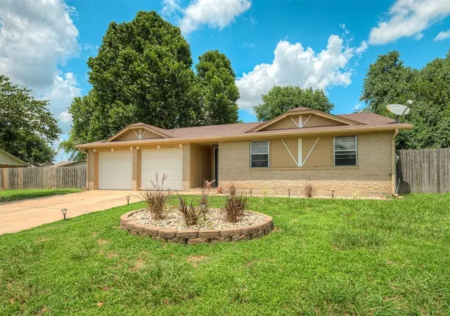 Photo 3 of Single family home for sale at 1101 Teal Pl, Edmond, OK 73003 | MLS# 1238786 | Listing updated on 2026-07-11