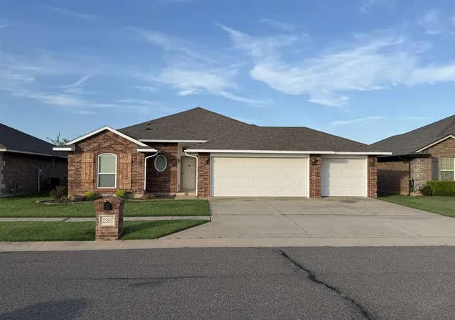 Photo 1 of Single family home for sale at 2261 Blue Jay Dr, Edmond, OK 73012 | MLS# 1238793 | Listing updated on 2026-10-01