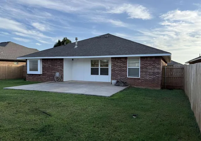 Photo 4 of Single family home for sale at 2261 Blue Jay Dr, Edmond, OK 73012 | MLS# 1238793 | Listing updated on 2026-10-01