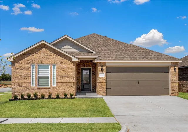 1st image of 721 Luna Wy, Tuttle, OK 73089 | MLS# 1238799