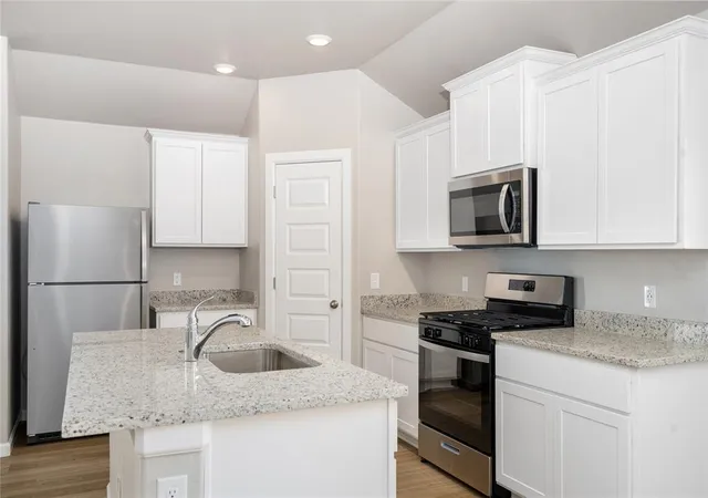 2nd image of 721 Luna Wy, Tuttle, OK 73089 | MLS# 1238799