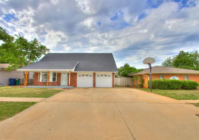 Homes for sale in Oklahoma City, OK | 1028 Sw 94Th St, Oklahoma City, OK 73139 | MLS# 1238814