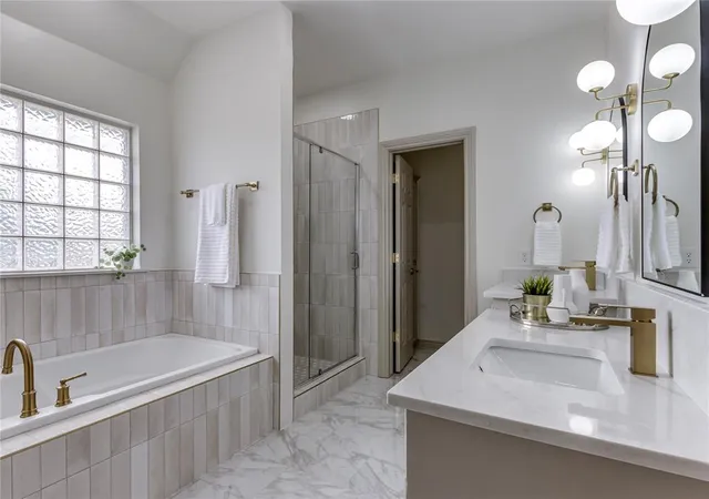 3rd image of 3309 Huntsman Ct, Edmond, OK 73003 | MLS# 1238824