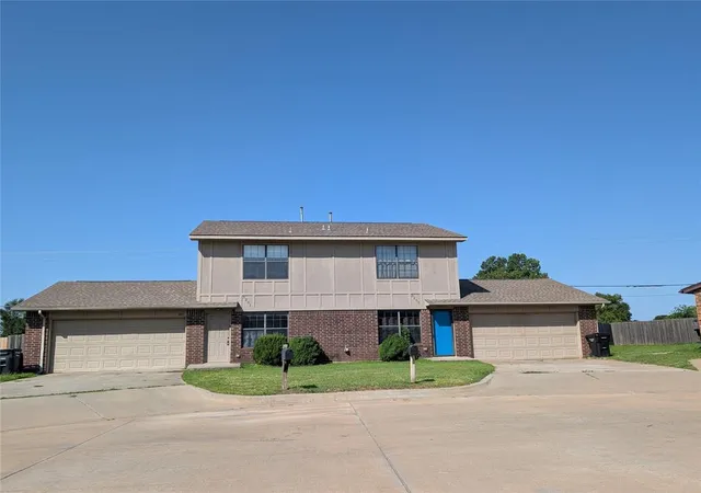 1st image of 3201 Lois Arlene Cir, Moore, OK 73160 | MLS# 1238828