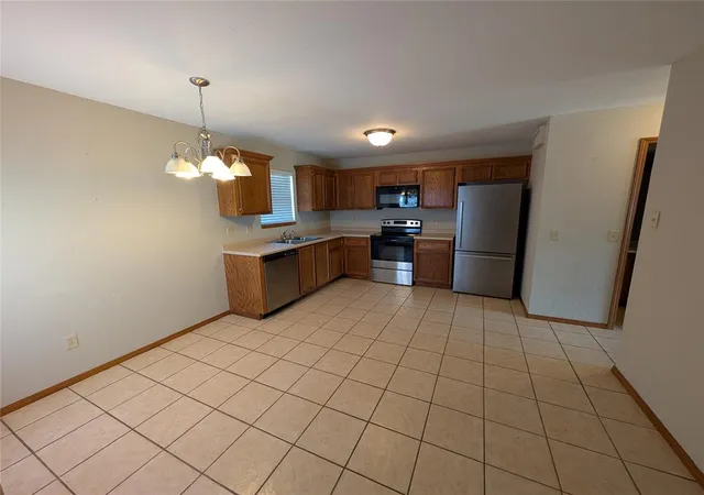 5th image of 3201 Lois Arlene Cir, Moore, OK 73160 | MLS# 1238828