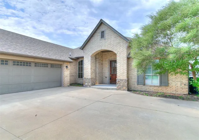 Photo 3 of Sale Pending at 13569 Cobblestone Curv Rd, Oklahoma City, OK 73142 | MLS# 1238835 | Listing updated on 2026-09-07