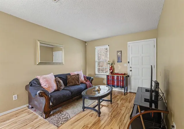5th image of 12216 Sw 15Th Ter, Yukon, OK 73099 | MLS# 1238836