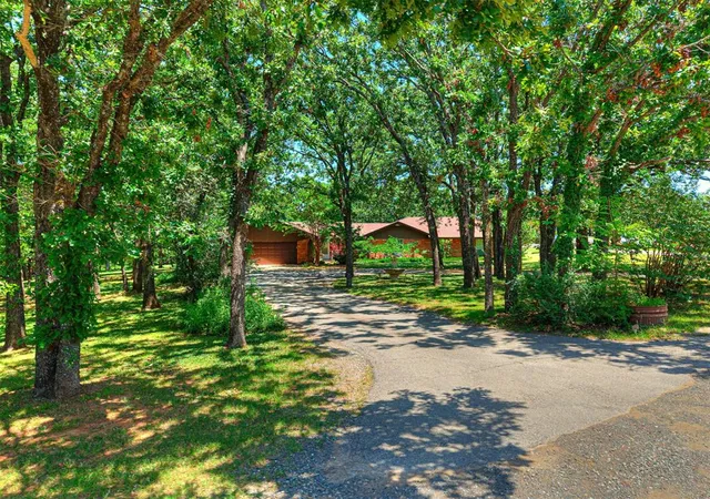 2nd image of 2705 Morning Glory Dr, Norman, OK 73026 | MLS# 1238849