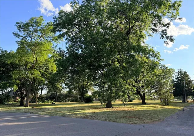 1st image of 715 N Bowman Ave, Elk City, OK 73644 | MLS# 1238859