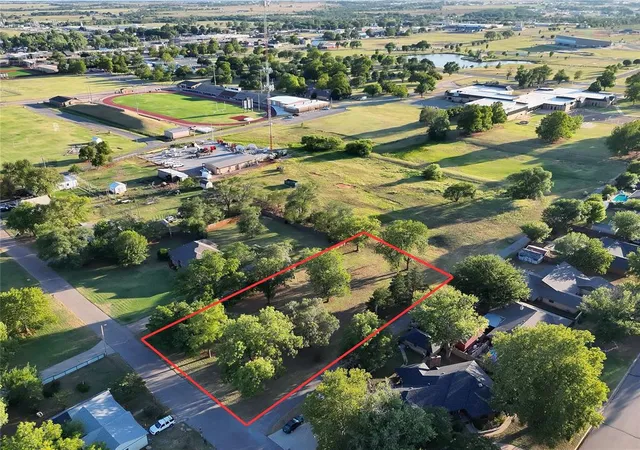 4th image of 715 N Bowman Ave, Elk City, OK 73644 | MLS# 1238859