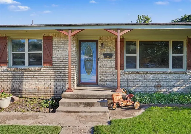 Homes for sale in Mangum, OK | 116 W Jackson St, Mangum, OK 73554 | MLS# 1238863