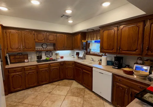 5th image of 703 E 4Th St, Chandler, OK 74834 | MLS# 1238865