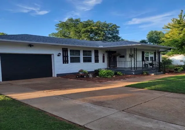 2nd image of 406 Winona, Lindsay, OK 73052 | MLS# 1238866