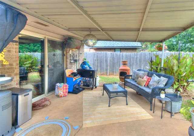 Photo 2 of Sale Pending at 752 Red Oak Ter, Edmond, OK 73003 | MLS# 1238870 | Listing updated on 2026-09-07
