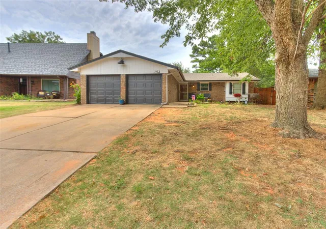 Photo 1 of Sale Pending at 752 Red Oak Ter, Edmond, OK 73003 | MLS# 1238870 | Listing updated on 2026-09-07