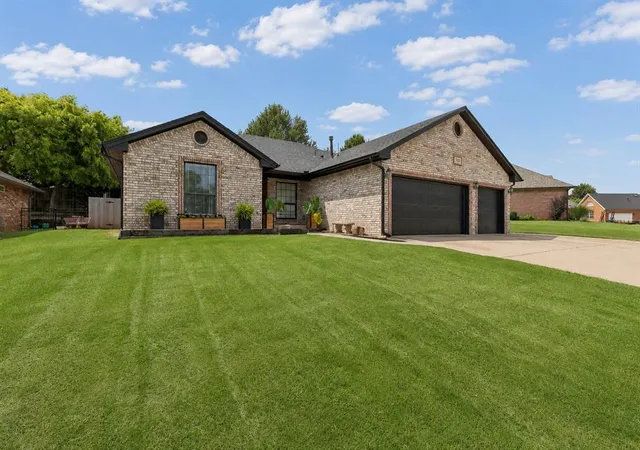1st image of 709 Chateau Ave, Yukon, OK 73099 | MLS# 1238878
