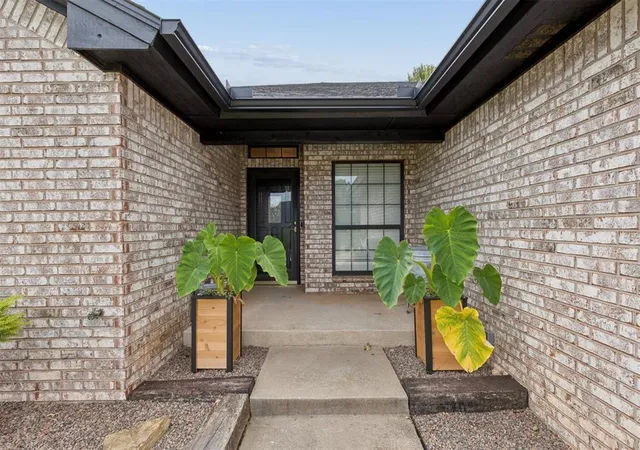 3rd image of 709 Chateau Ave, Yukon, OK 73099 | MLS# 1238878