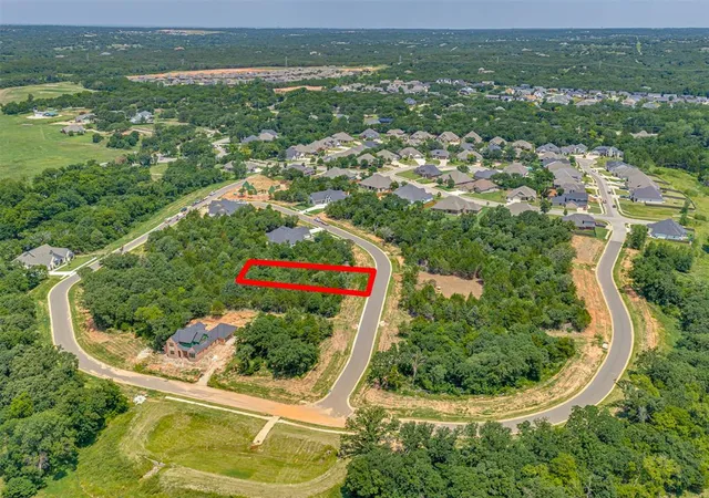 3rd image of 2203 Crossover Ct, Edmond, OK 73034 | MLS# 1238880