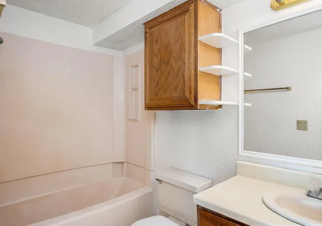 Homes for sale in Oklahoma City, OK | 11130 Stratford Dr #414, Oklahoma City, OK 73120 | MLS# 1238885