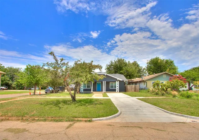 Photo 4 of Single family home for sale at 1629 NW 18th Street, Oklahoma City, OK 73106 | MLS# 1238897 | Listing updated on 2026-08-27